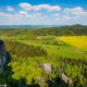 Die beiden Kletterfelsen sehen aus wie in die Landschaft geworfene Würfel