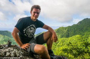 Auf dem Gipfel von "The Needle" (381 m) dem höchsten Berg der Cook Islands auf Rarotonga