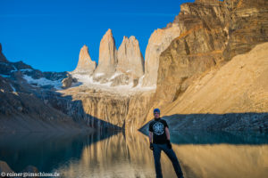 Sonnenaufgang vor den drei Torres del Paine in Patagonien, Chile