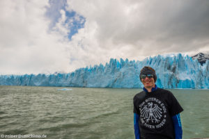 Vor dem Perito Moreno Gletscher, Argentinien, der über 4 km breit ist